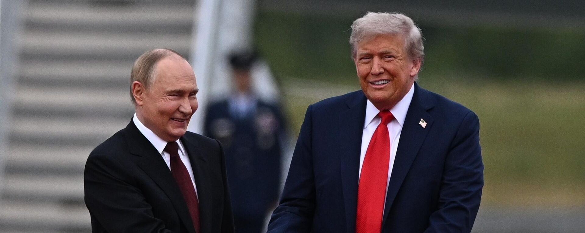 الرئيس الروسي فلاديمير بوتين، مع نظيره الأمريكي دونالد ترامب - سبوتنيك عربي, 1920, 16.08.2025