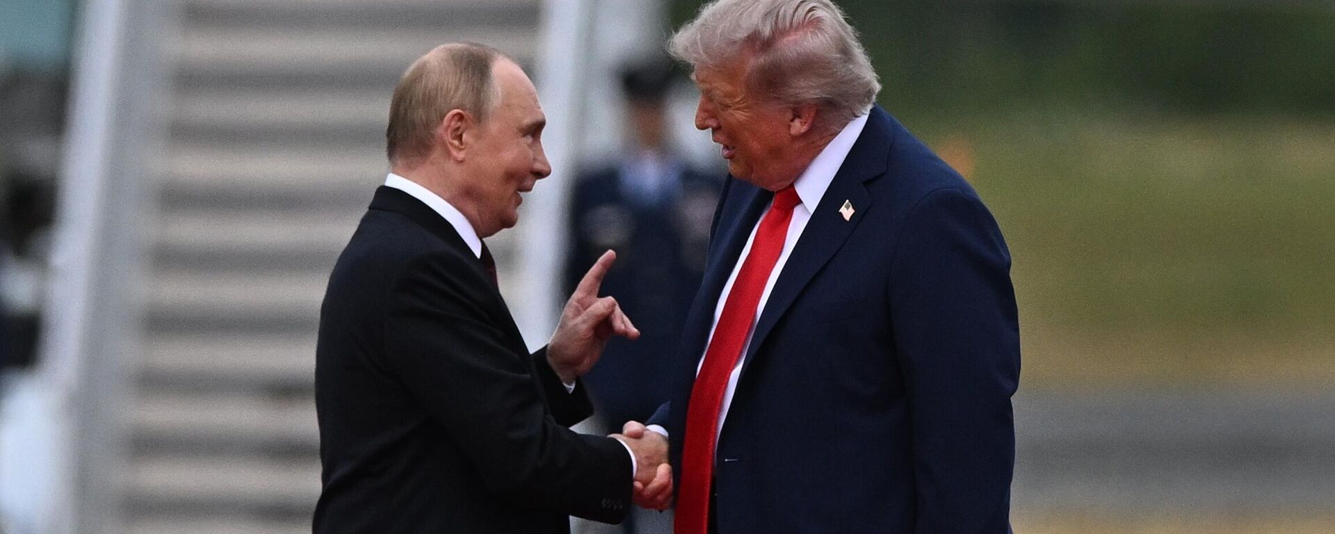 الرئيس الروسي فلاديمير بوتين، مع نظيره الأمريكي دونالد ترامب - سبوتنيك عربي, 1920, 22.10.2025