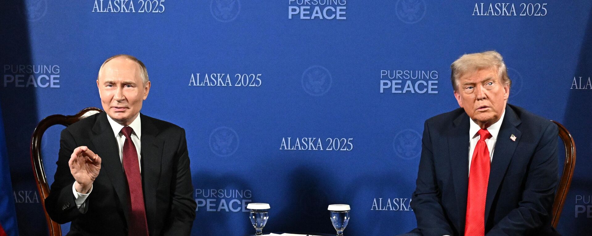 بدأ الرئيس الروسي فلاديمير بوتين ونظيره الأمريكي دونالد ترامب المحادثات في ألاسكا - سبوتنيك عربي, 1920, 22.10.2025