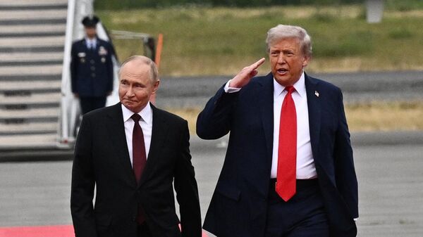 الرئيس الروسي فلاديمير بوتين، ونظيره الأمريكي دونالد ترامب - سبوتنيك عربي