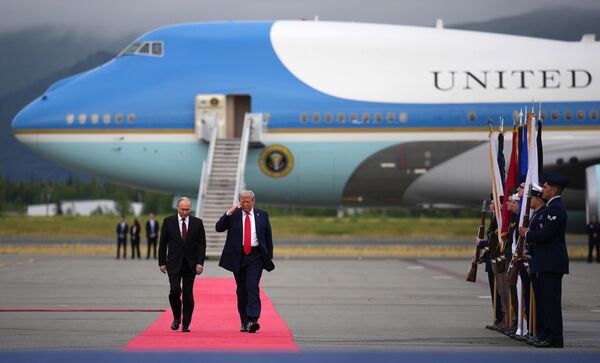 الرئيس دونالد ترامب، يستقبل الرئيس الروسي فلاديمير بوتين، في ألاسكا - سبوتنيك عربي