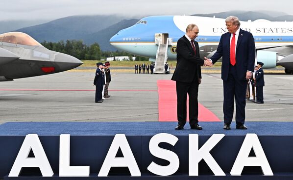 الرئيس الأمريكي دونالد ترامب، يستقبل الرئيس الروسي فلاديمير بوتين، في ألاسكا - سبوتنيك عربي
