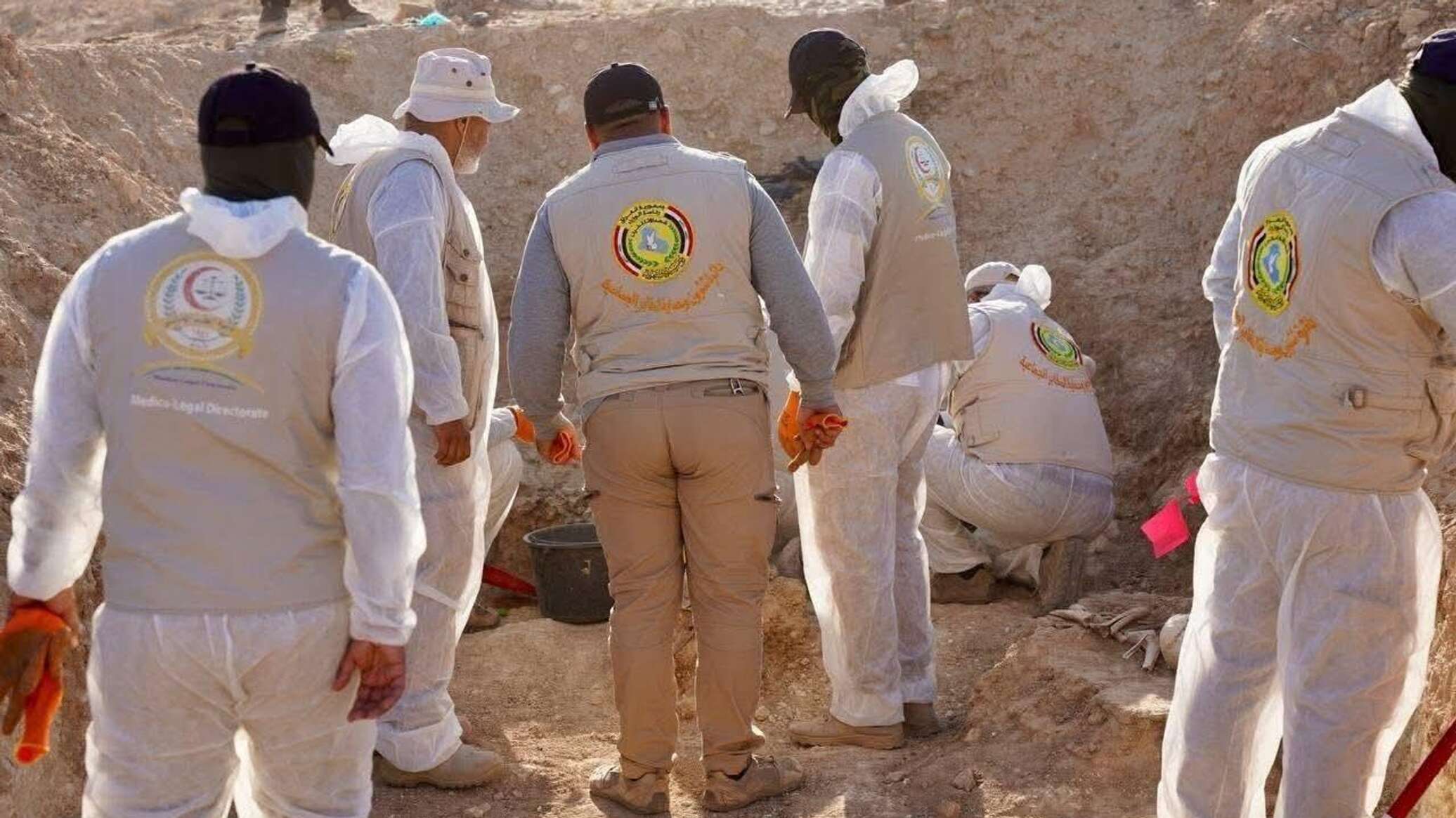 نينوى العراقية تبدأ بكشف أسرار "الخسفة".. أضخم مقبرة جماعية لضحايا إرهاب "داعش" في العالم