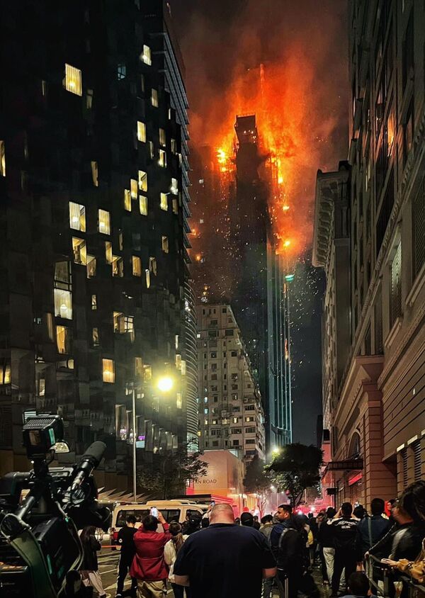 صورة لاندلاع حريق في أحد الأبنية في هونغ كونغ. - سبوتنيك عربي