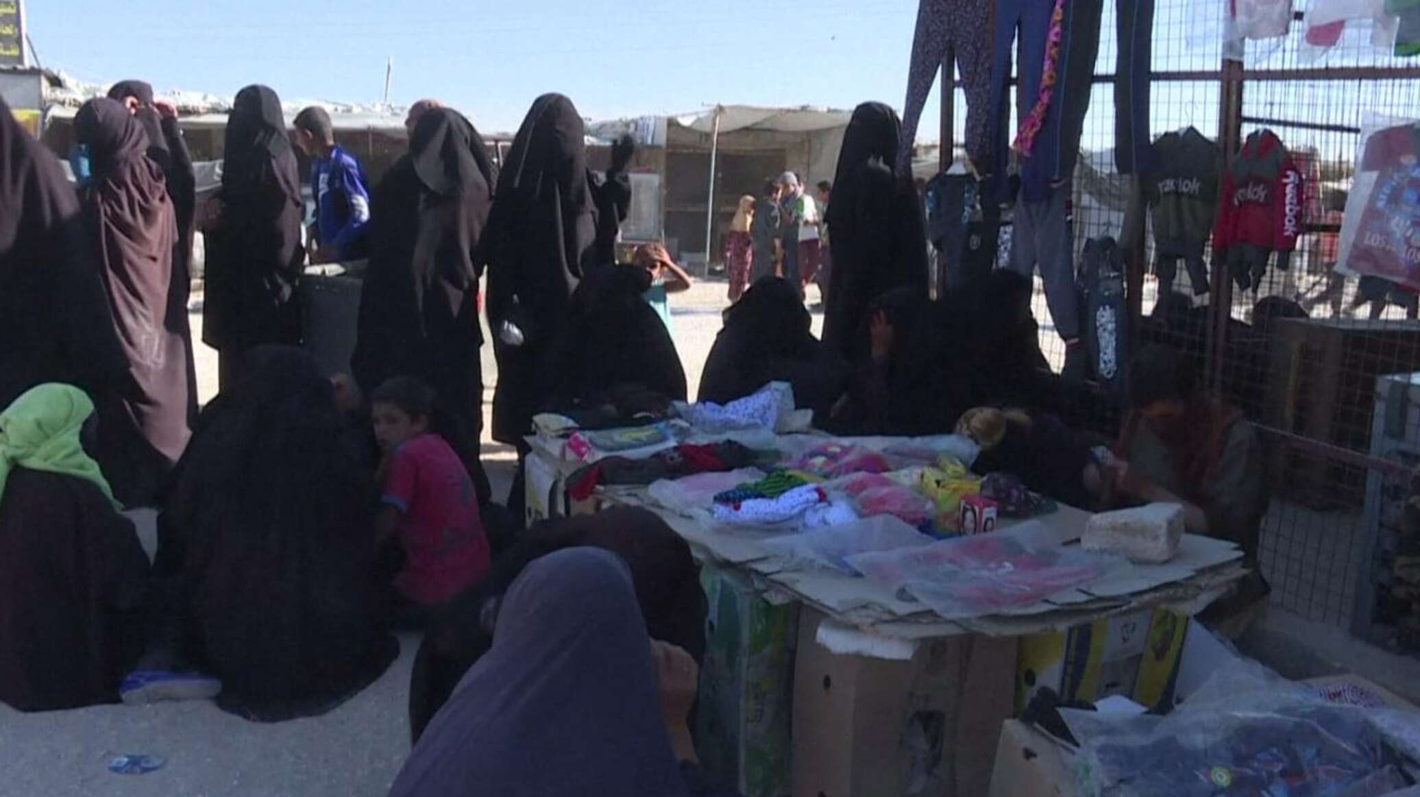 العراق ينهي الاستجواب الابتدائي مع أكثر من 500 متهم من سجناء "داعش" المنقولين من سوريا