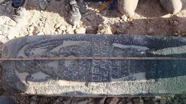 حجر أثري يثير الجدل في سوريا  - سبوتنيك عربي