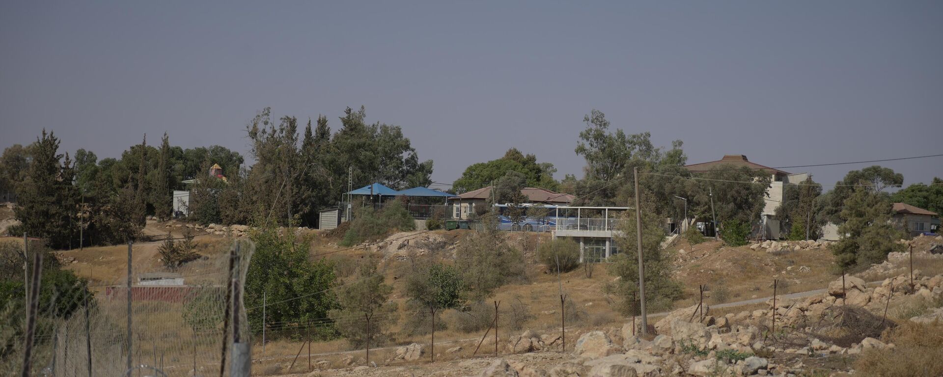 الاستيطان يلتهم التجمعات البدوية جنوبي الضفة الغربية  - سبوتنيك عربي, 1920, 23.09.2025