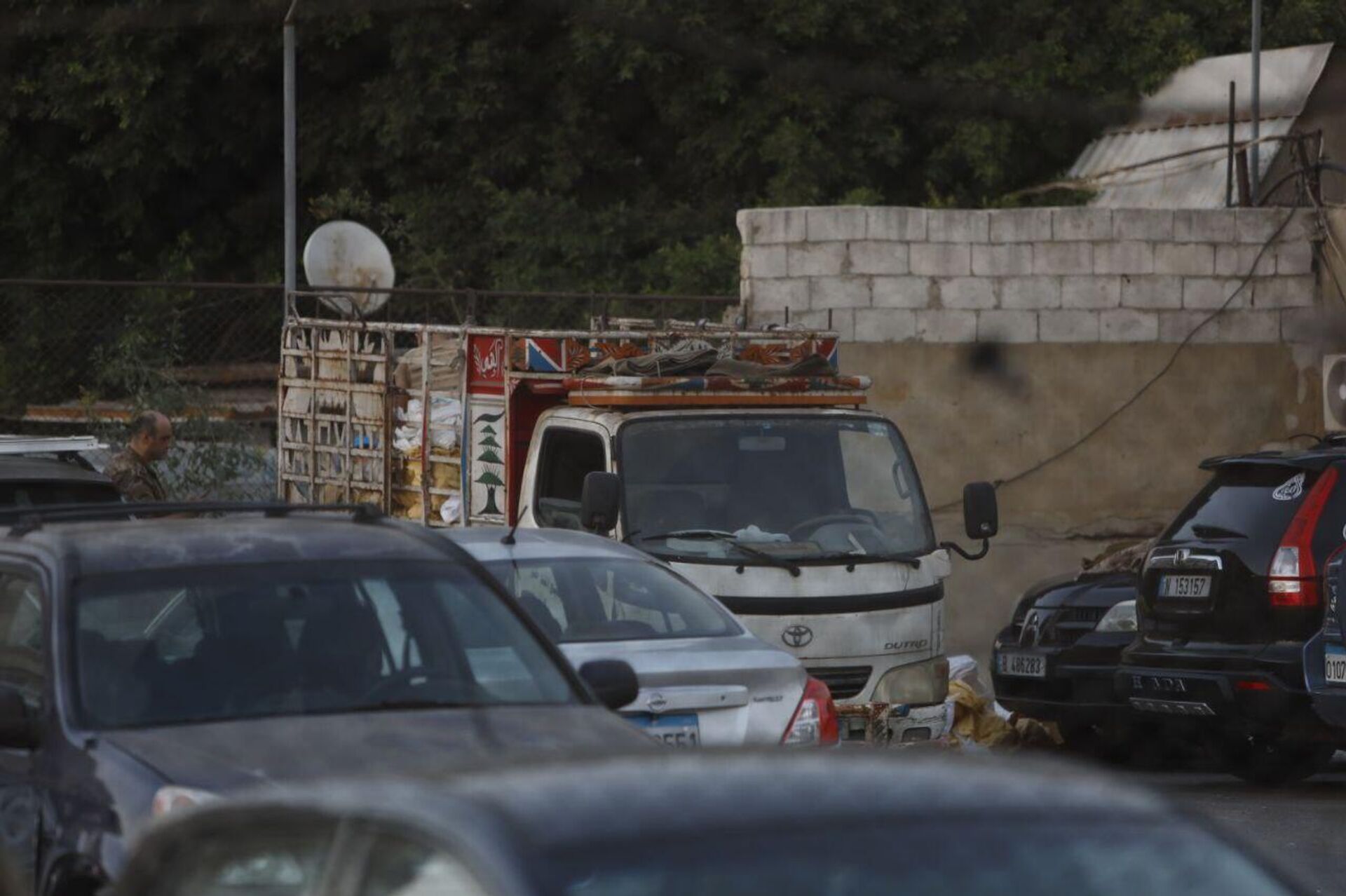 حركة فتح تسلم شاحنة محملة بالأسلحة من المخيمات الفلسطينية في لبنان إلى الجيش اللبناني - سبوتنيك عربي, 1920, 21.08.2025