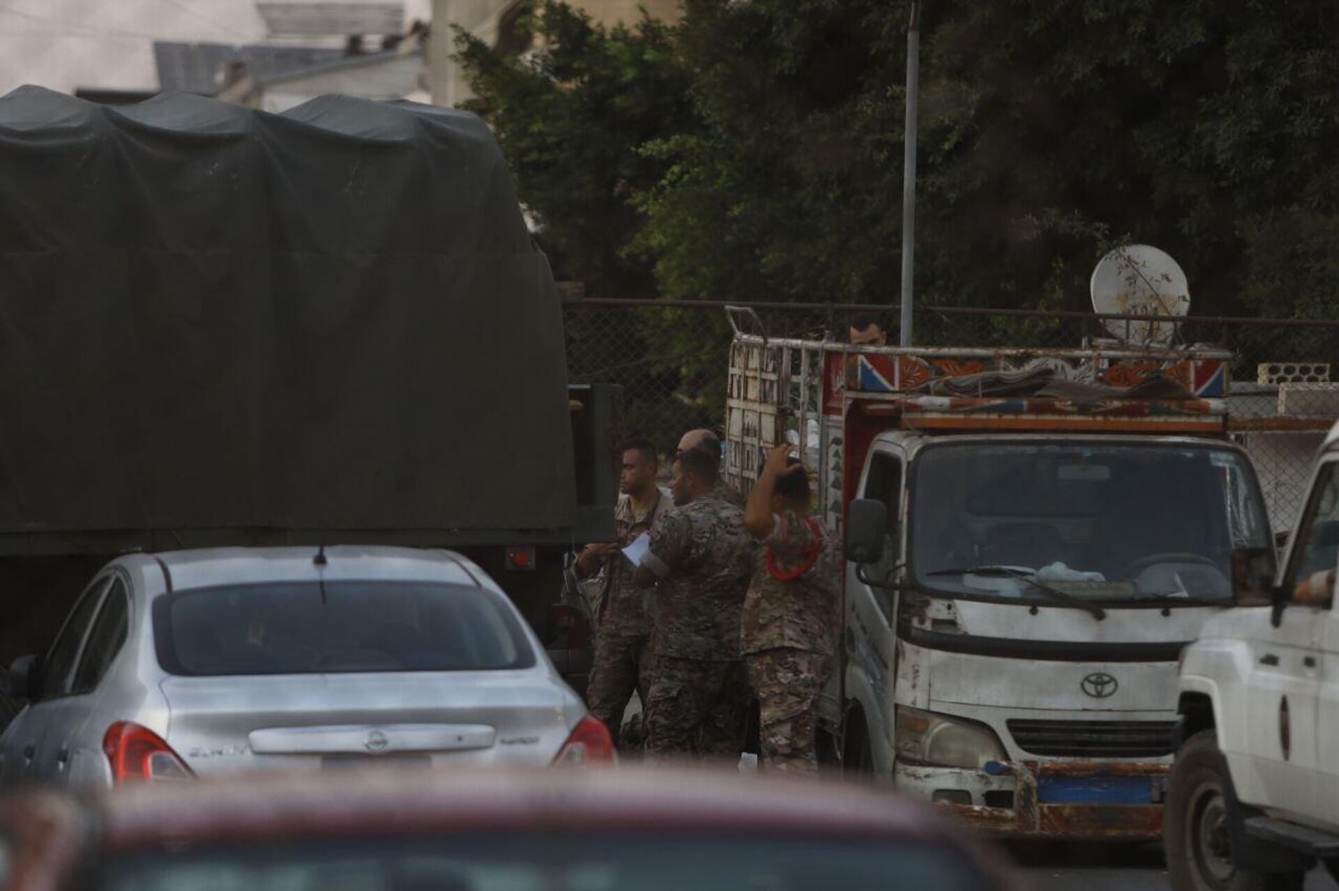 حركة فتح تسلم شاحنة محملة بالأسلحة من المخيمات الفلسطينية في لبنان إلى الجيش اللبناني - سبوتنيك عربي, 1920, 21.08.2025