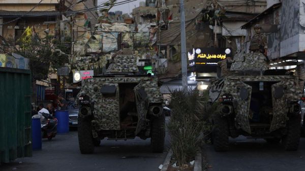 حركة فتح تسلم شاحنة محملة بالأسلحة من المخيمات الفلسطينية في لبنان إلى الجيش اللبناني - سبوتنيك عربي