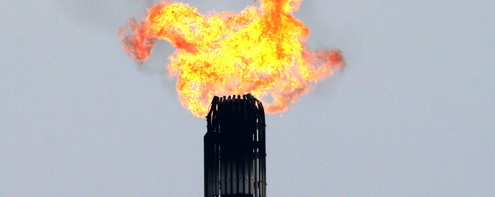 أنابيب مصفاة للنفط - سبوتنيك عربي, 1920, 23.09.2025