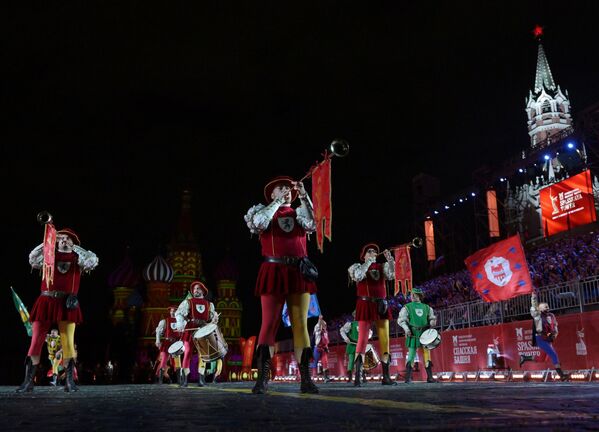 فرقة حاملي الأعلام التاريخية من مدينة كوري، إيطاليا - سبوتنيك عربي