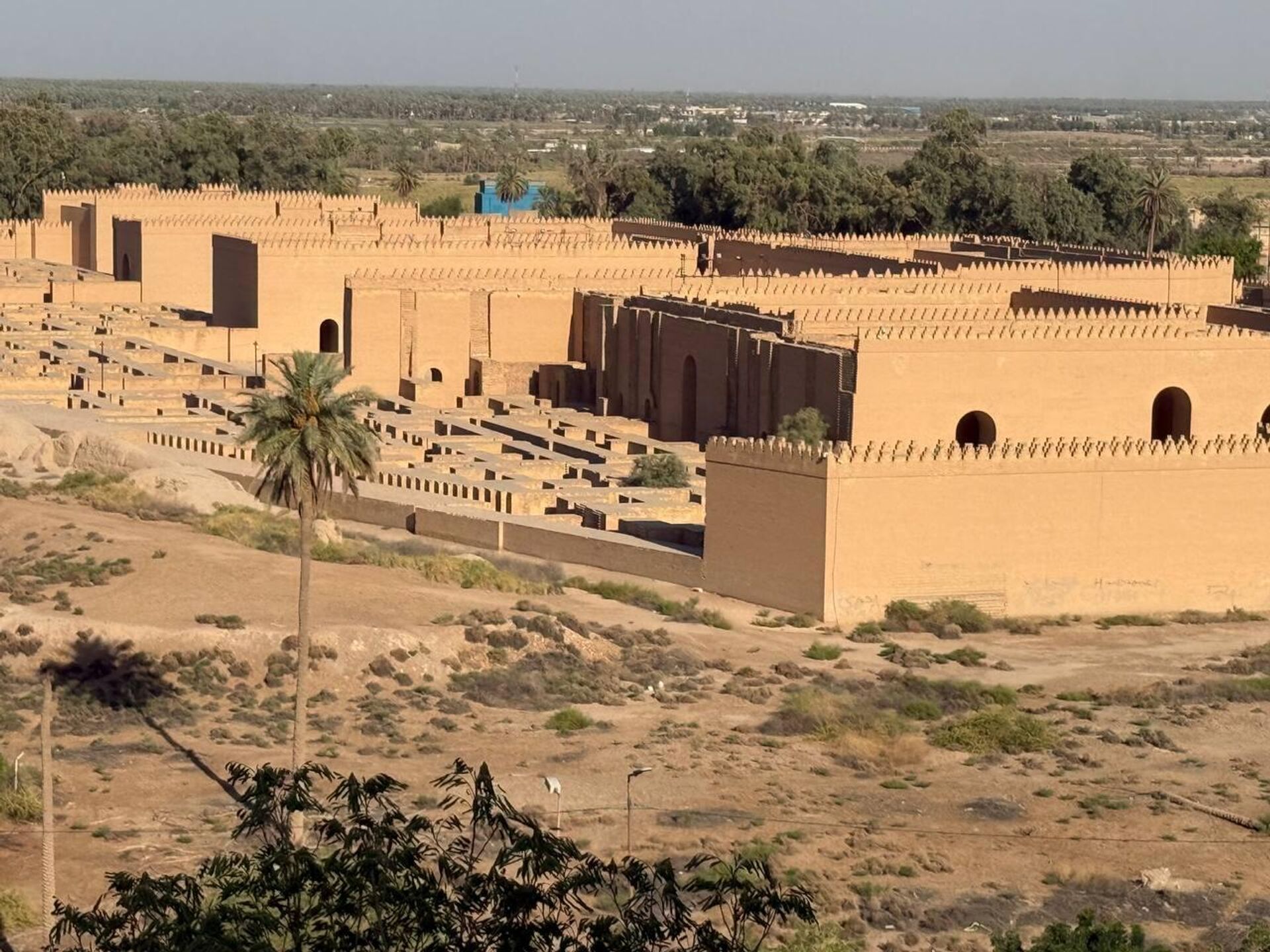 بابل بين العجائب والإهمال.. آثار تاريخية أمام أعين العالم بلا اهتمام - سبوتنيك عربي, 1920, 24.08.2025
