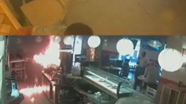 زبون غاضب يشعل حريقاً في مقهى بعد نفاد المايونيز - سبوتنيك عربي