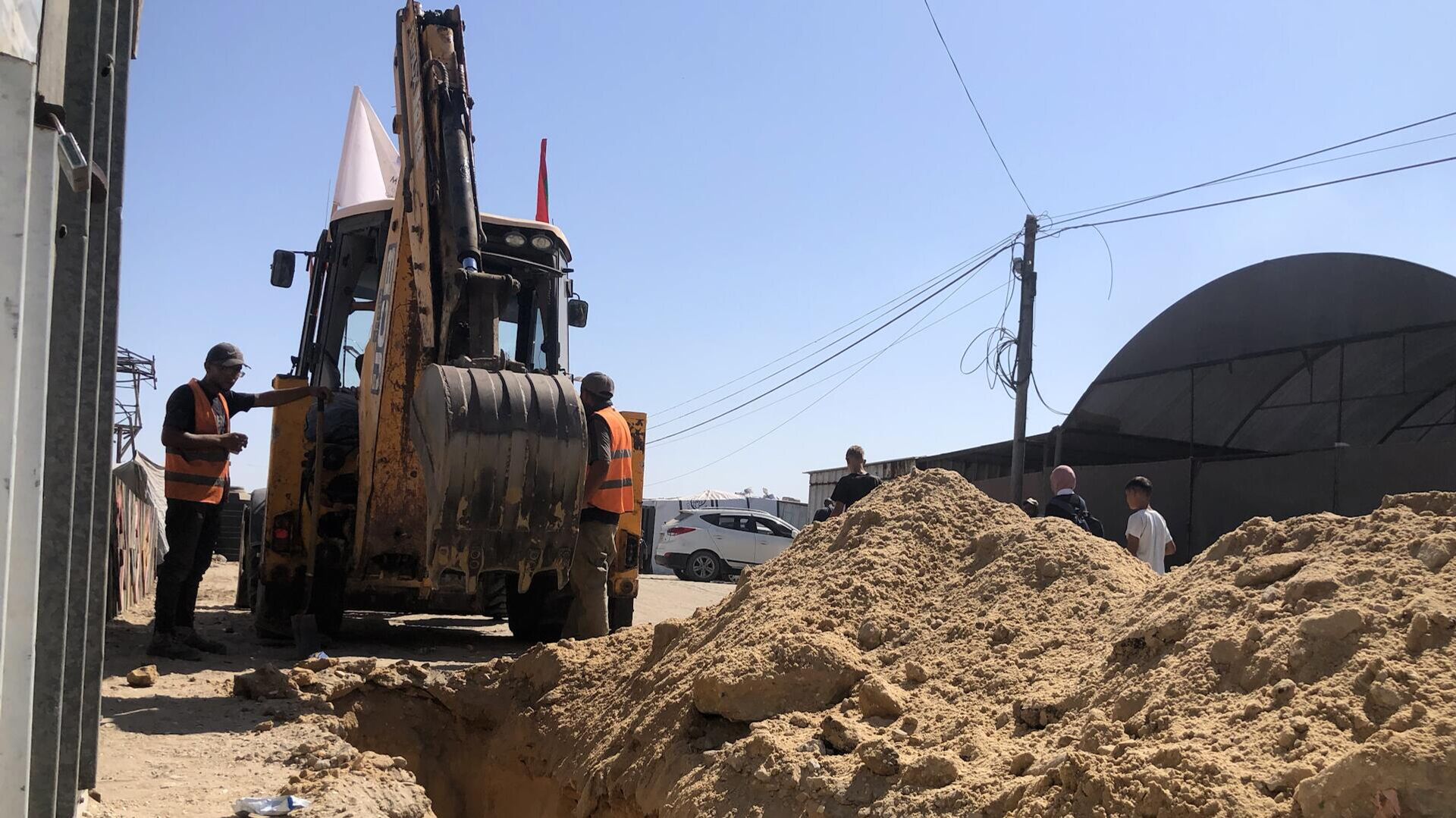 مشروع إمداد المياه المحلاة ينقذ 600 ألف نازح في قطاع غزة من العطش   - سبوتنيك عربي, 1920, 25.08.2025