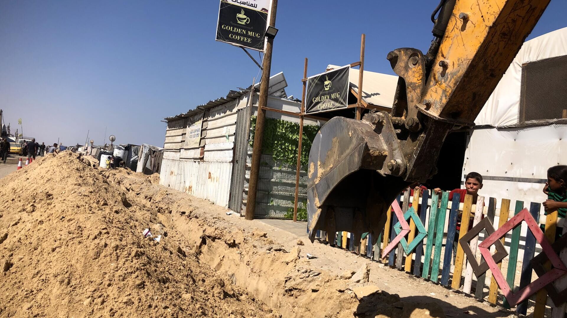 مشروع إمداد المياه المحلاة ينقذ 600 ألف نازح في قطاع غزة من العطش   - سبوتنيك عربي, 1920, 25.08.2025