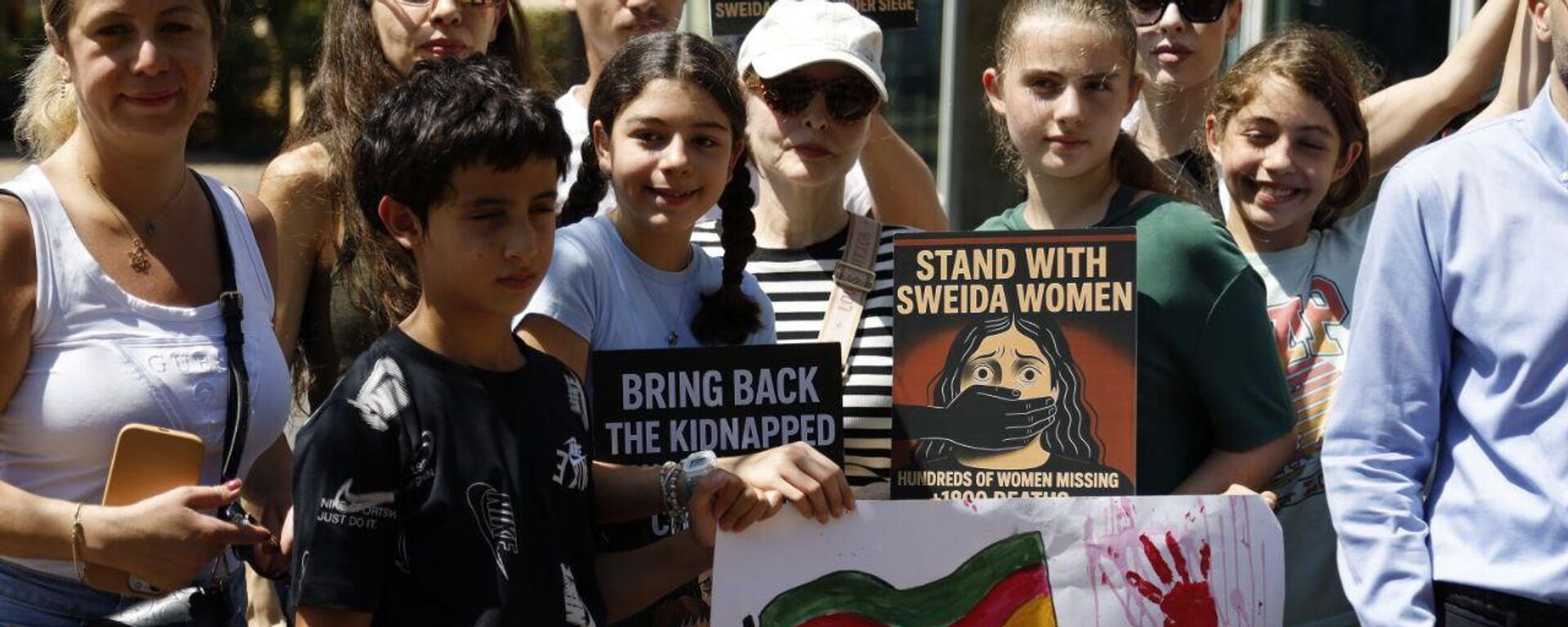 وقفة أمام الإسكوا للمطالبة بفك حصار السويداء وفتح ممرات إنسانية، بيروت، لبنان، 26 أغسطس/ آب 2025 - سبوتنيك عربي, 1920, 26.08.2025