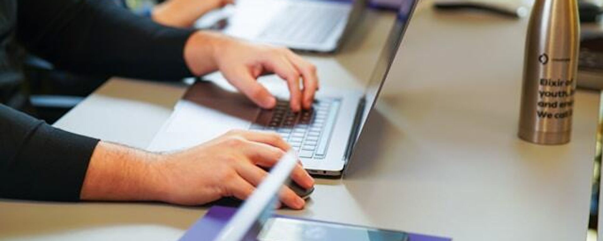 الذكاء الاصطناعي...حهاز كمبيوتر - سبوتنيك عربي, 1920, 26.08.2025