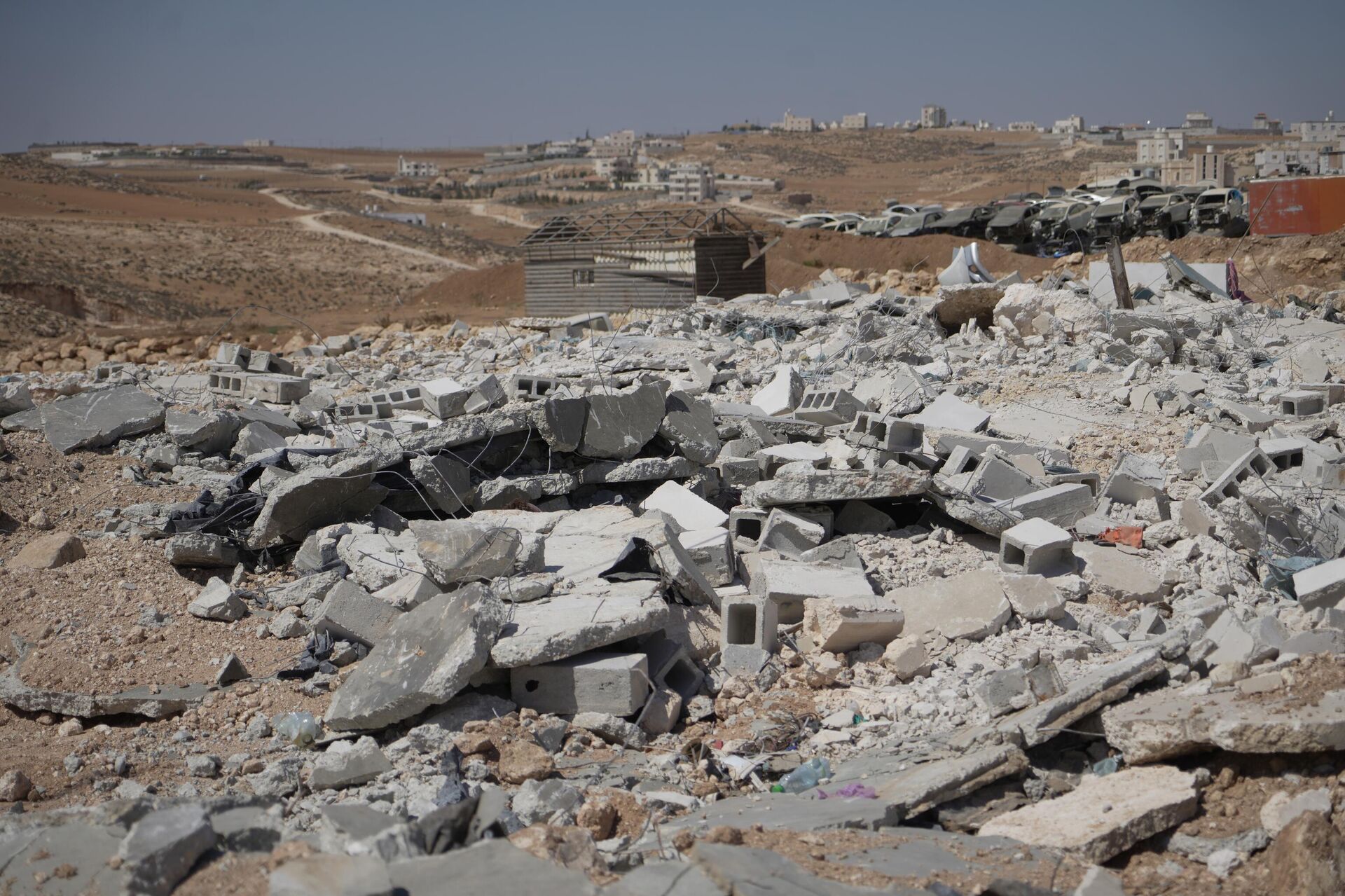 هدم المنشآت الفلسطينية جنوبي الضفة الغربية يحرم مئات الأسر من مصدر رزقها - سبوتنيك عربي, 1920, 27.08.2025