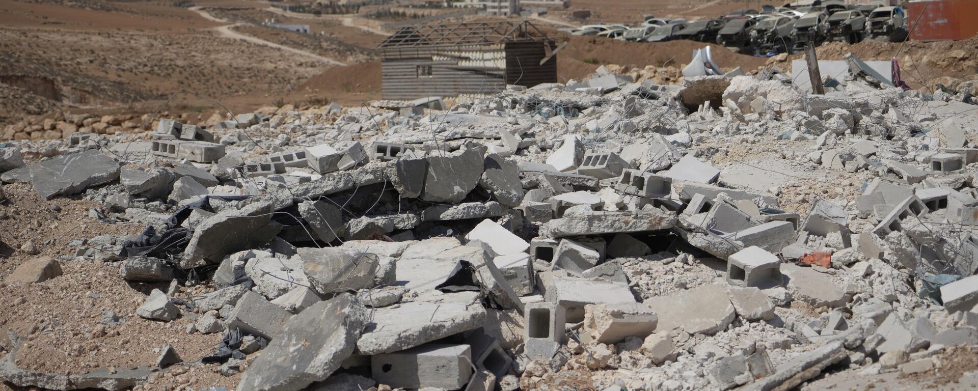 هدم المنشآت الفلسطينية جنوبي الضفة الغربية يحرم مئات الأسر من مصدر رزقها - سبوتنيك عربي, 1920, 22.04.2026