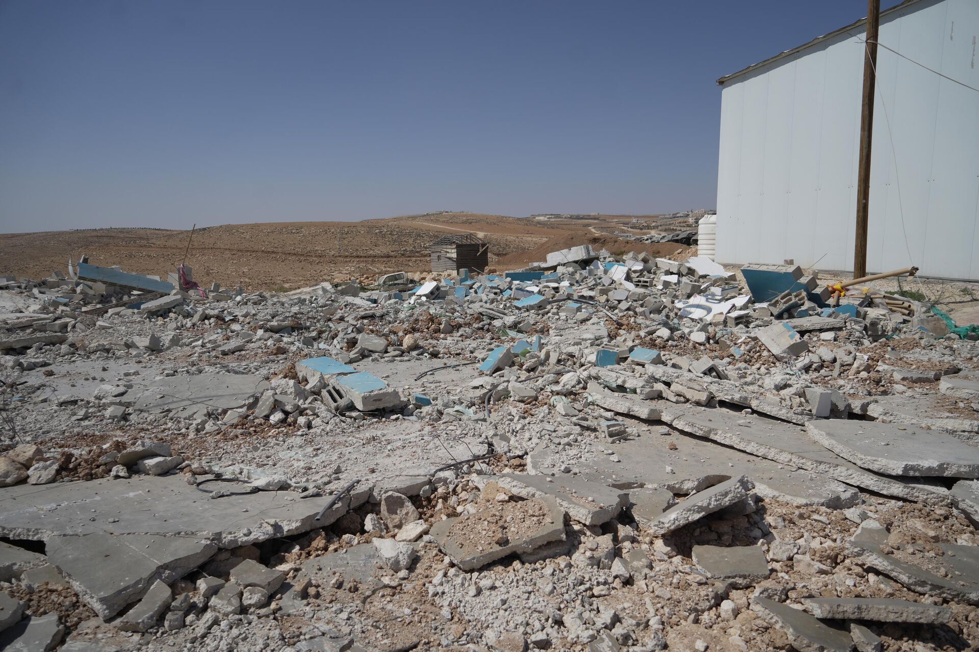 هدم المنشآت الفلسطينية جنوبي الضفة الغربية يحرم مئات الأسر من مصدر رزقها - سبوتنيك عربي, 1920, 27.08.2025