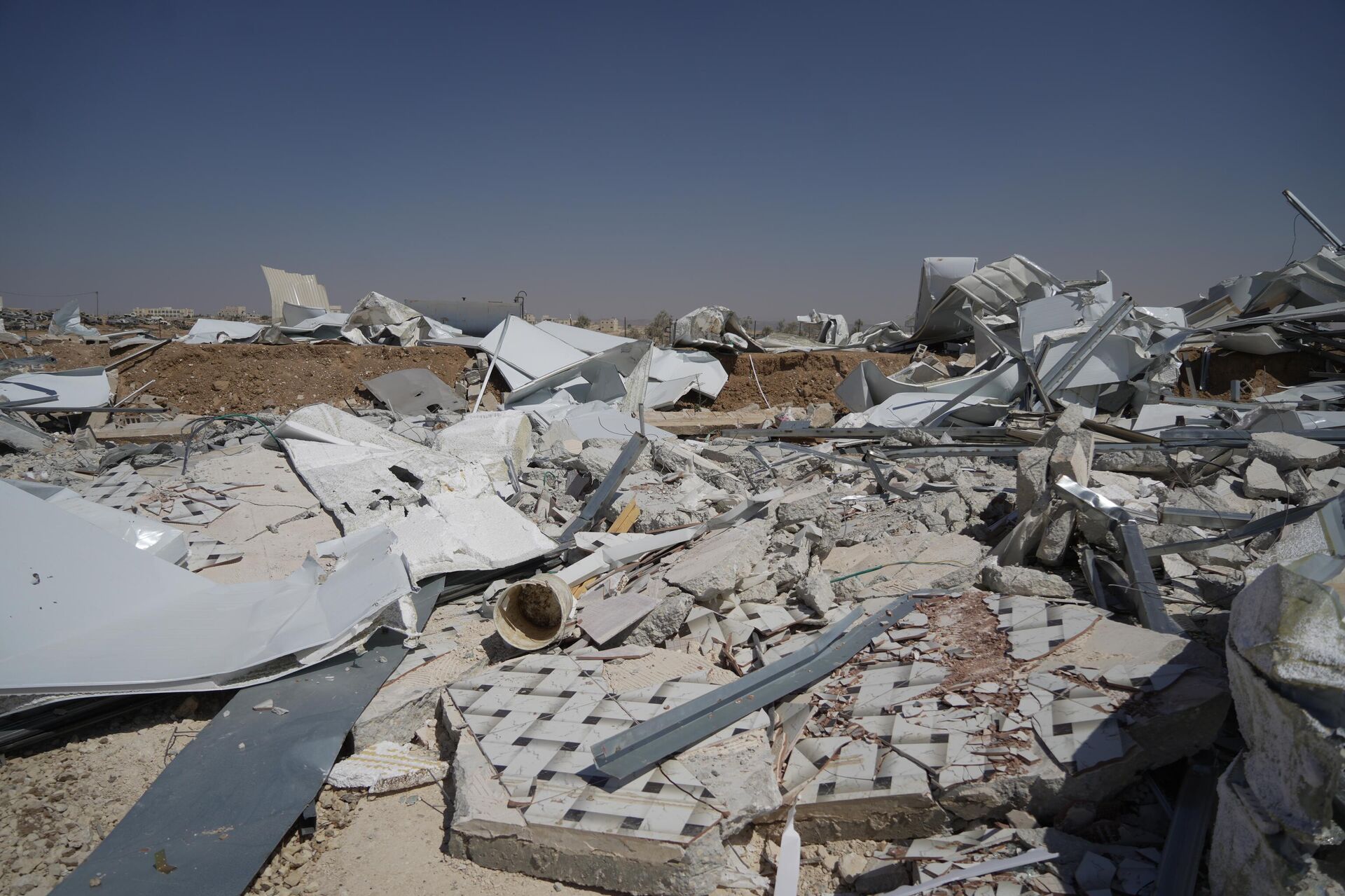 هدم المنشآت الفلسطينية جنوبي الضفة الغربية يحرم مئات الأسر من مصدر رزقها - سبوتنيك عربي, 1920, 27.08.2025