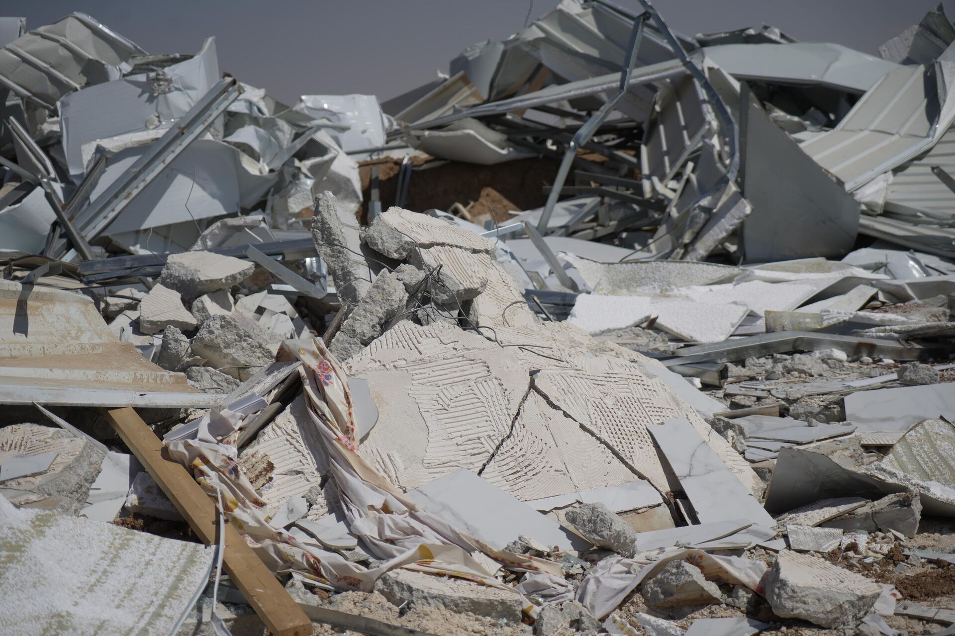 هدم المنشآت الفلسطينية جنوبي الضفة الغربية يحرم مئات الأسر من مصدر رزقها - سبوتنيك عربي, 1920, 27.08.2025