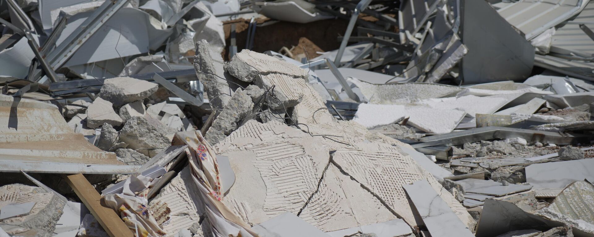 هدم المنشآت الفلسطينية جنوبي الضفة الغربية يحرم مئات الأسر من مصدر رزقها - سبوتنيك عربي, 1920, 22.03.2026