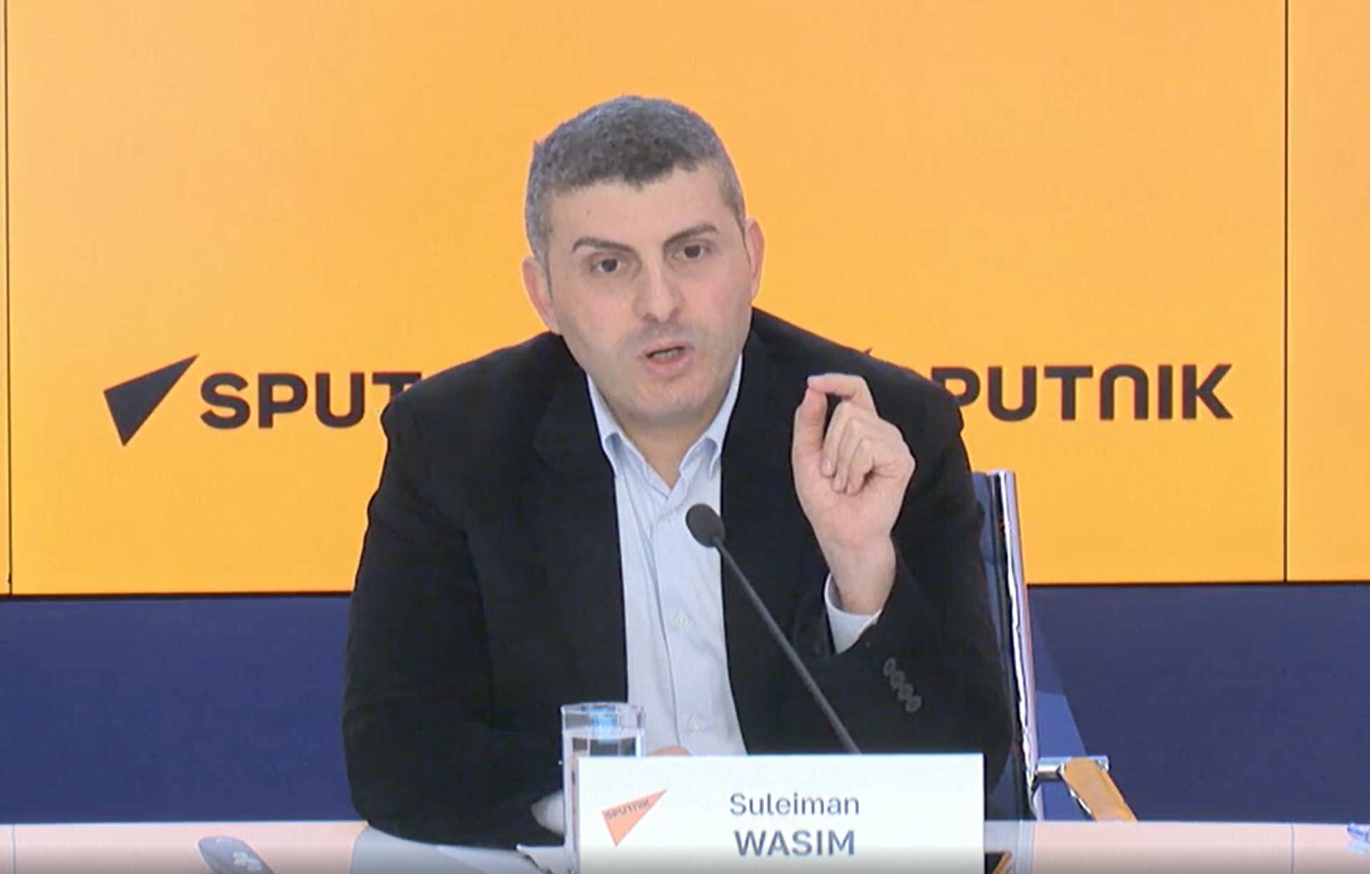 سبوتنيك برو تنظم محاضرة حول أساليب استخدام الذكاء الاصطناعي في الإعلام مع صحفيين من ليبيا  - سبوتنيك عربي, 1920, 27.08.2025