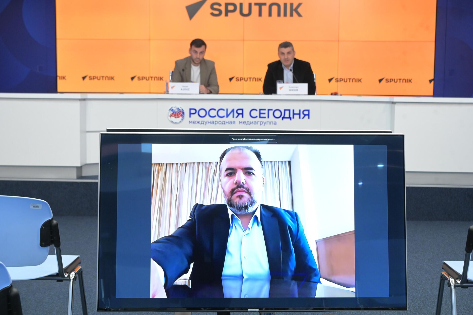 سبوتنيك برو تنظم محاضرة حول أساليب استخدام الذكاء الاصطناعي في الإعلام مع صحفيين من ليبيا - سبوتنيك عربي, 1920, 27.08.2025