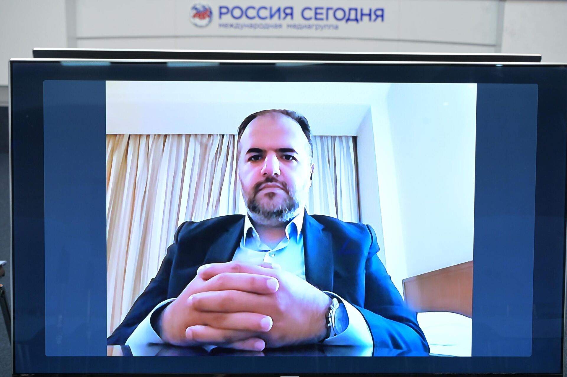 سبوتنيك برو تنظم محاضرة حول أساليب استخدام الذكاء الاصطناعي في الإعلام مع صحفيين من ليبيا - سبوتنيك عربي, 1920, 27.08.2025