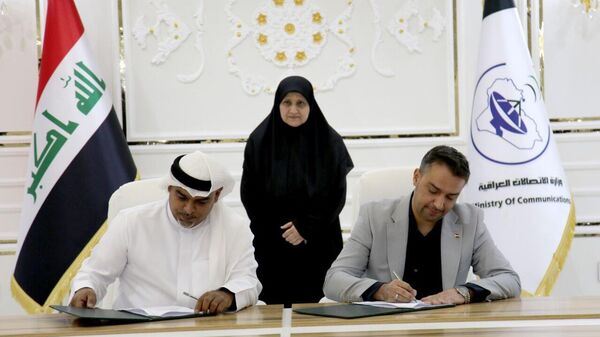 كابل ضوئي يضع العراق على خارطة الإنترنت الدولية - سبوتنيك عربي