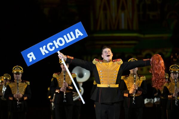 الفرقة الموسيقية العسكرية المركزية لوزارة الدفاع الروسية، خلال الـ"بروفة" العامة لمراسم افتتاح مهرجان "برج سباسكايا" الموسيقي العسكري الدولي الـ17، في الساحة الحمراء بموسكو - سبوتنيك عربي