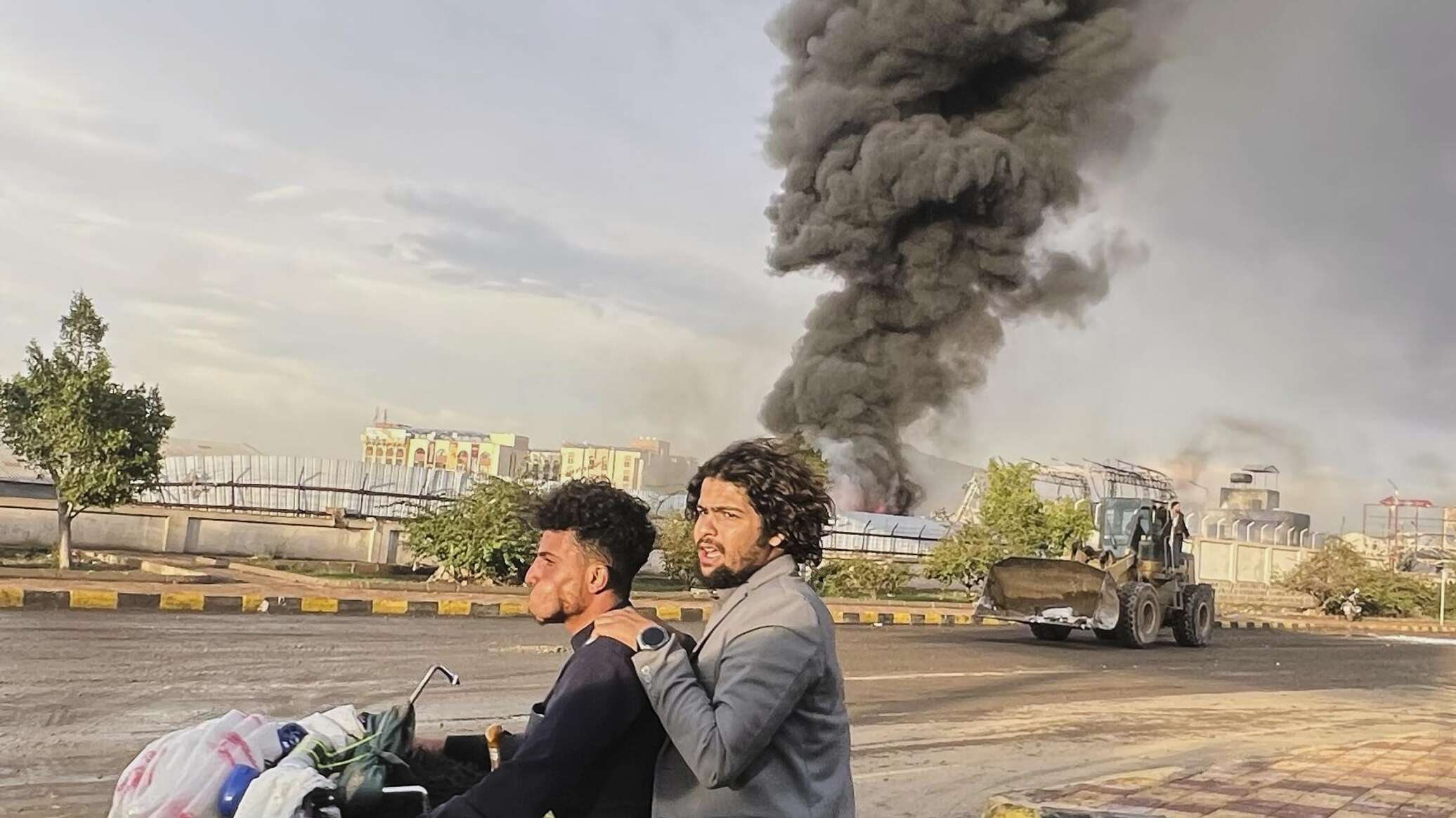خبير لـ"سبوتنيك": العدوان الإسرائيلي على المدنيين يؤكد هزيمتها وانتصار اليمن