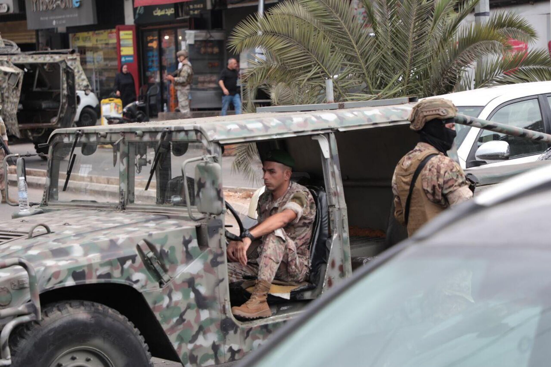 الجيش اللبناني يتسلم دفعة جديدة من سلاح الفصائل الفلسطينية في المخيمات في بيروت - سبوتنيك عربي, 1920, 29.08.2025