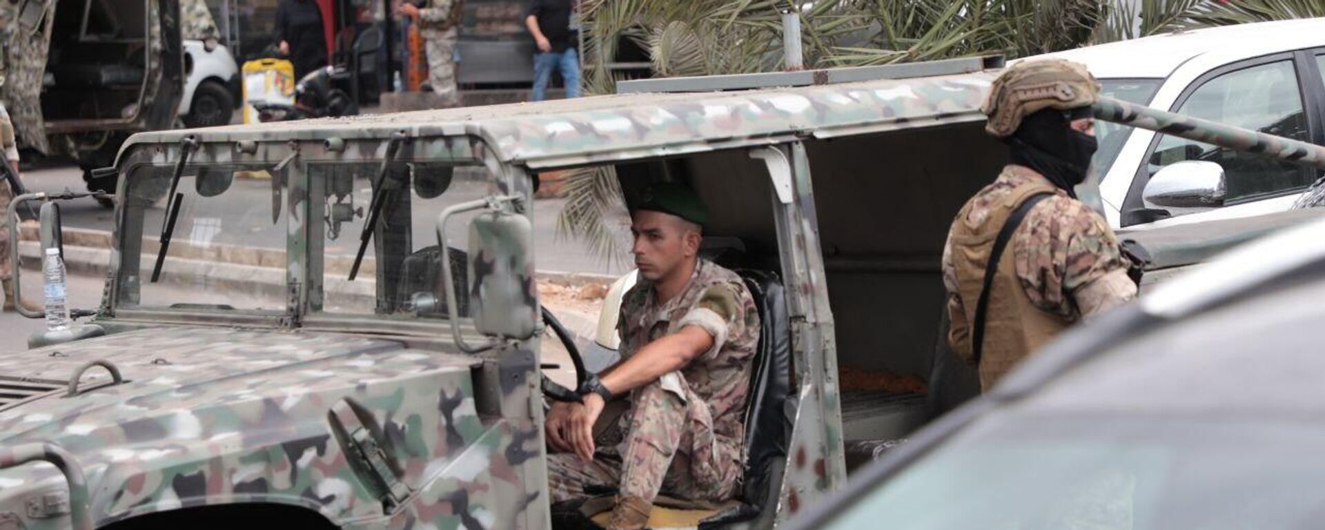 الجيش اللبناني يتسلم دفعة جديدة من سلاح الفصائل الفلسطينية في المخيمات في بيروت - سبوتنيك عربي, 1920, 07.10.2025