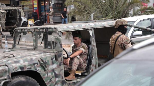 الجيش اللبناني يتسلم دفعة جديدة من سلاح الفصائل الفلسطينية في المخيمات في بيروت - سبوتنيك عربي