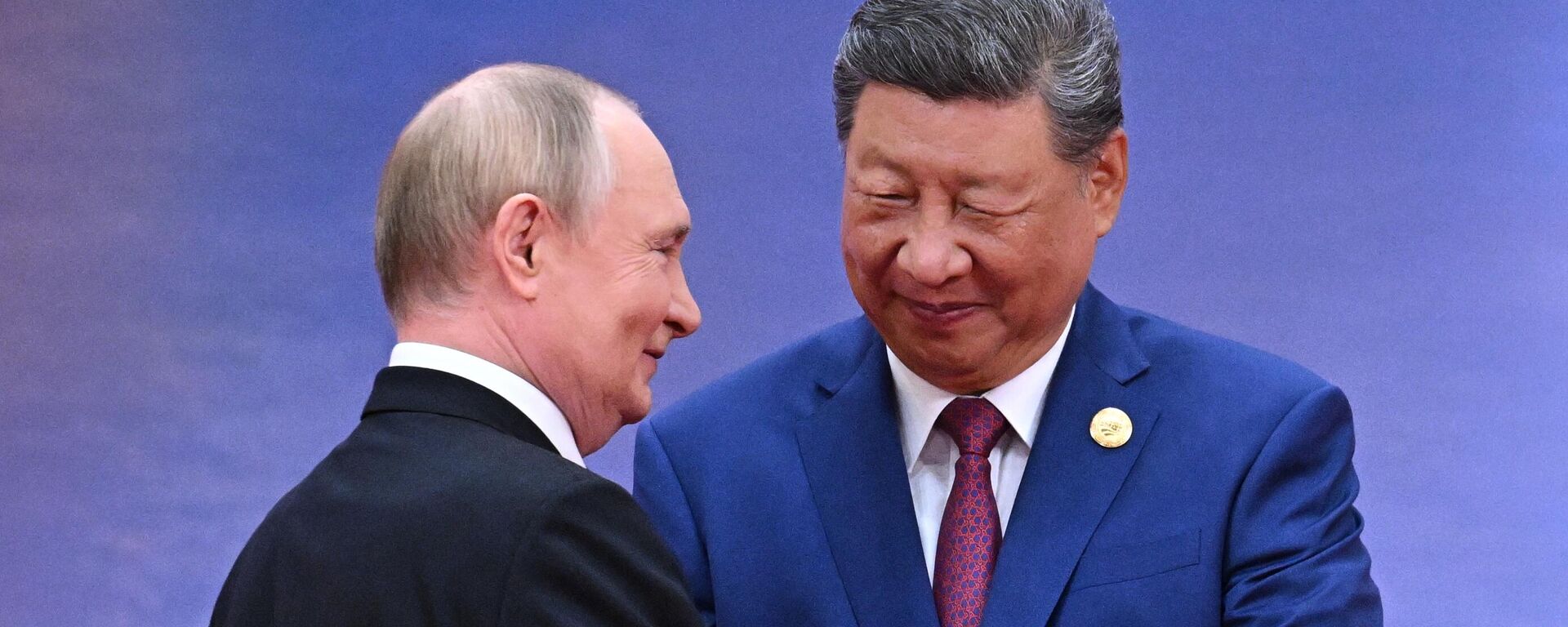 الرئيس الروسي فلاديمير بوتين، ورئيس جمهورية الصين الشعبية شي جين بينغ - سبوتنيك عربي, 1920, 31.08.2025