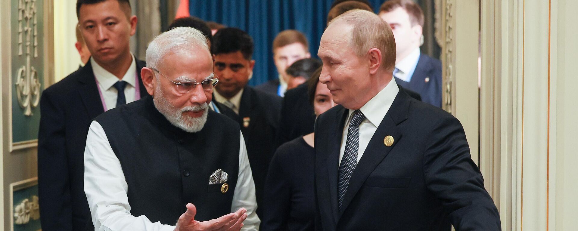 الرئيس الروسي، فلاديمير بوتين ورئيس الوزراء الهندي ناريندا مودي في قمة شنغهاي للتعاون  - سبوتنيك عربي, 1920, 04.12.2025