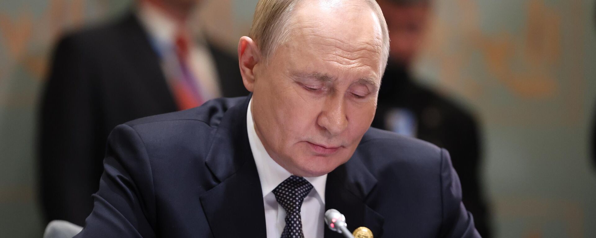 الرئيس الروسي فلاديمير بوتين يشارك في قمة منظمة شنغهاي للتعاون  - سبوتنيك عربي, 1920, 17.10.2025