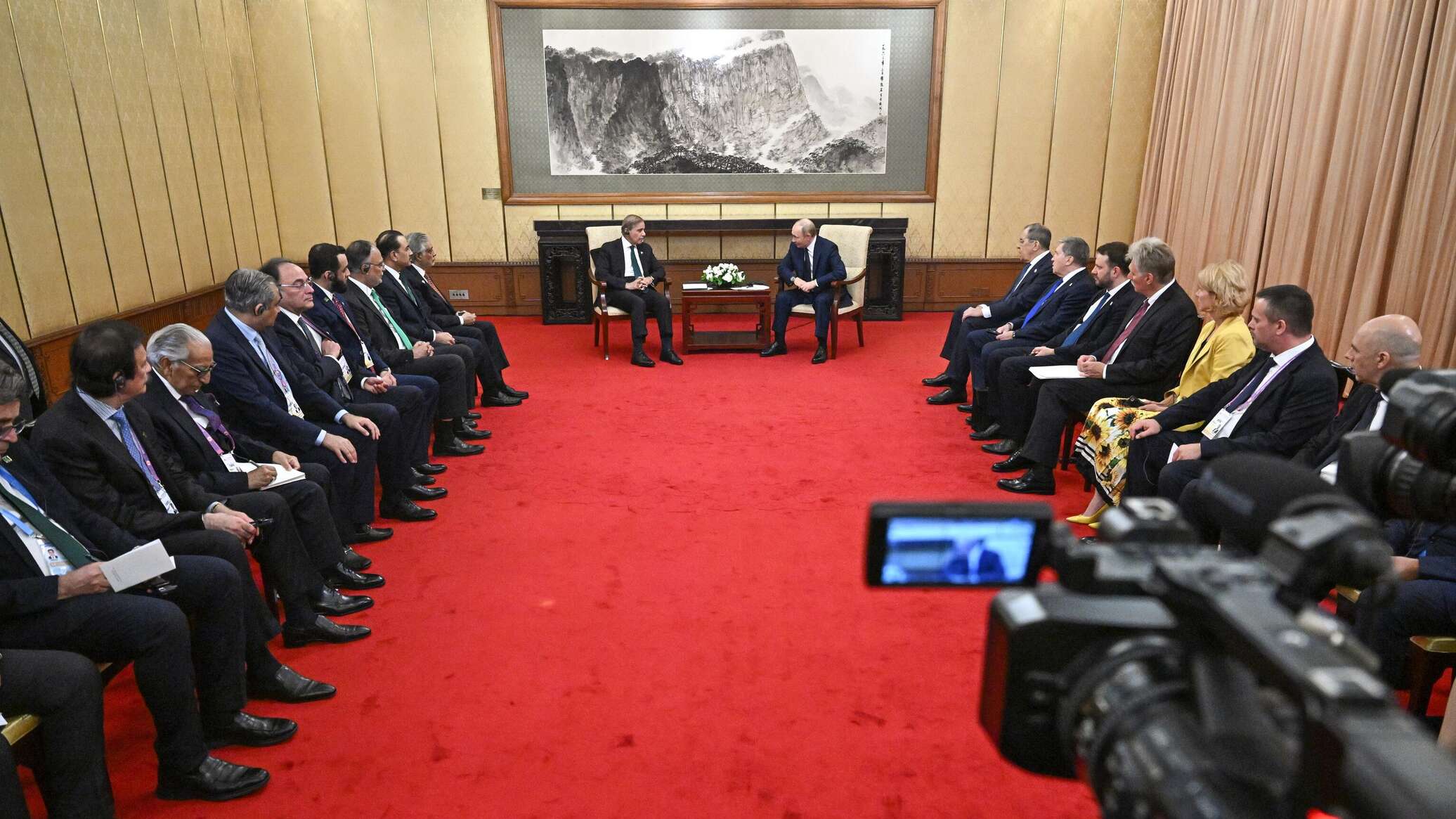 رئيس وزراء باكستان يدين الهجوم على مقر إقامة بوتين