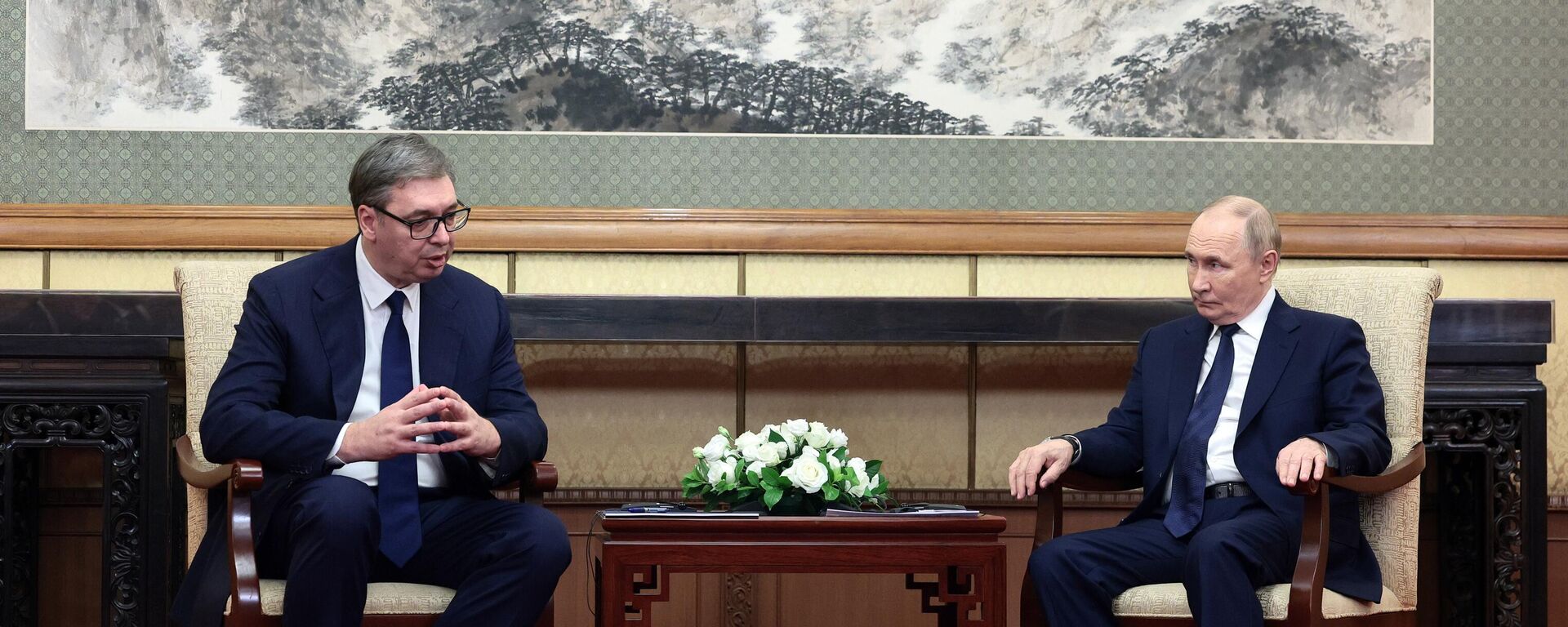  الرئيس الروسي فلاديمير بوتين خلال اجتماعه مع الرئيس الصربي ألكسندر فوتشيتش. - سبوتنيك عربي, 1920, 02.09.2025