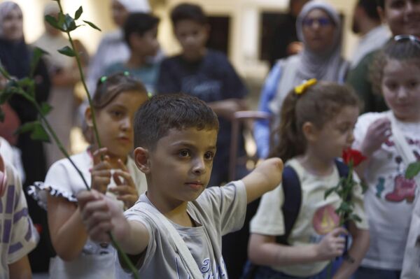 عائلات غزاوية تحمل آلام الحرب إلى بيروت - سبوتنيك عربي