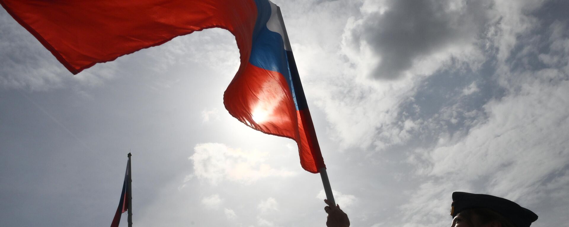 علم روسيا في يوم العلم الوطني لروسيا - سبوتنيك عربي, 1920, 03.09.2025