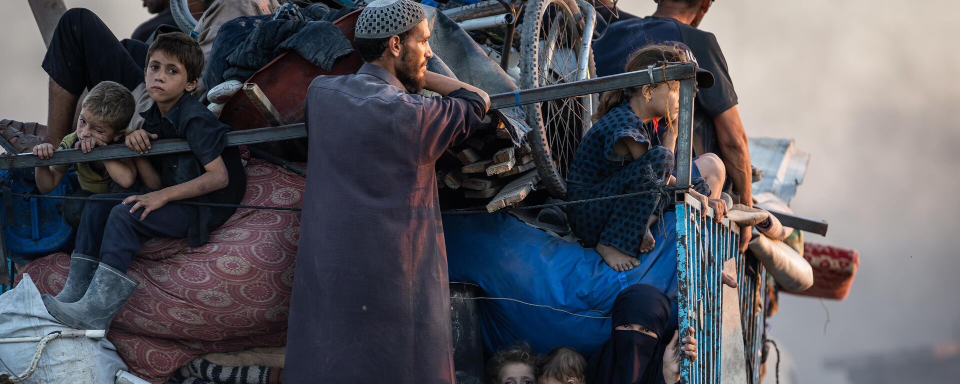 نزوح سكان مدينة غزة بسبب الهجمات الإسرائيلية المتزايدة - سبوتنيك عربي, 1920, 08.09.2025