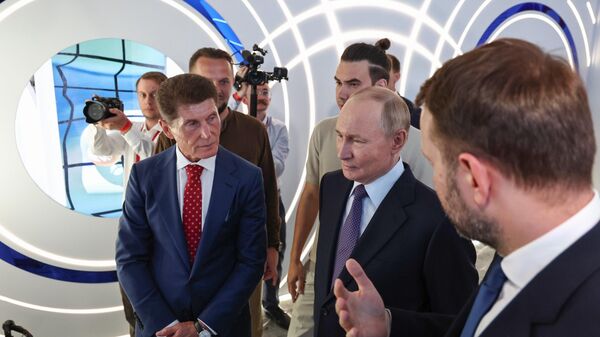 زيارة عمل للرئيس فلاديمير بوتين إلى فلاديفوستوك زيارة عمل للرئيس فلاديمير بوتين إلى فلاديفوستوك - سبوتنيك عربي