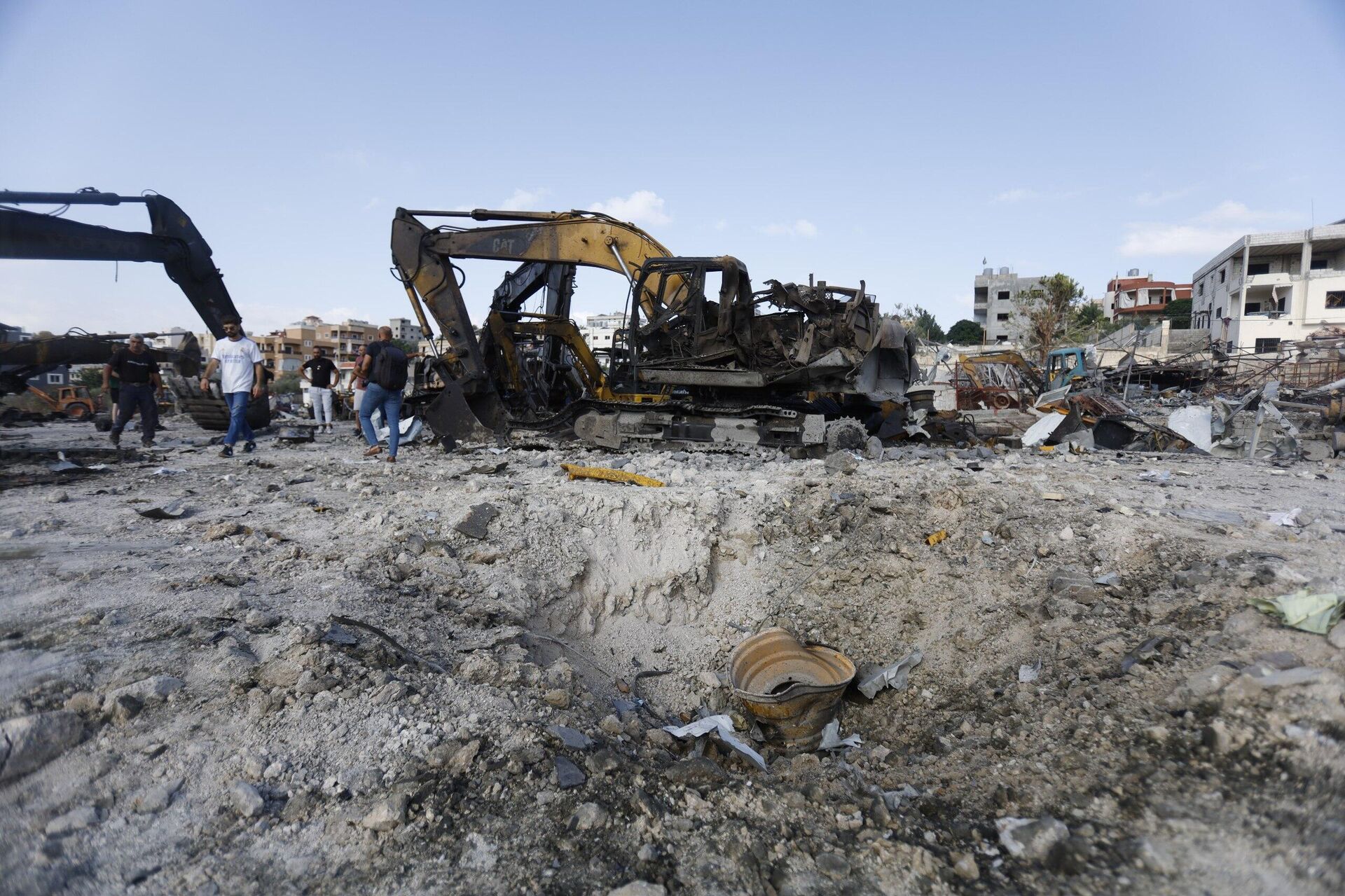 تصعيد إسرائيلي يستهدف ساحة للاَليات في جنوب لبنان  - سبوتنيك عربي, 1920, 04.09.2025