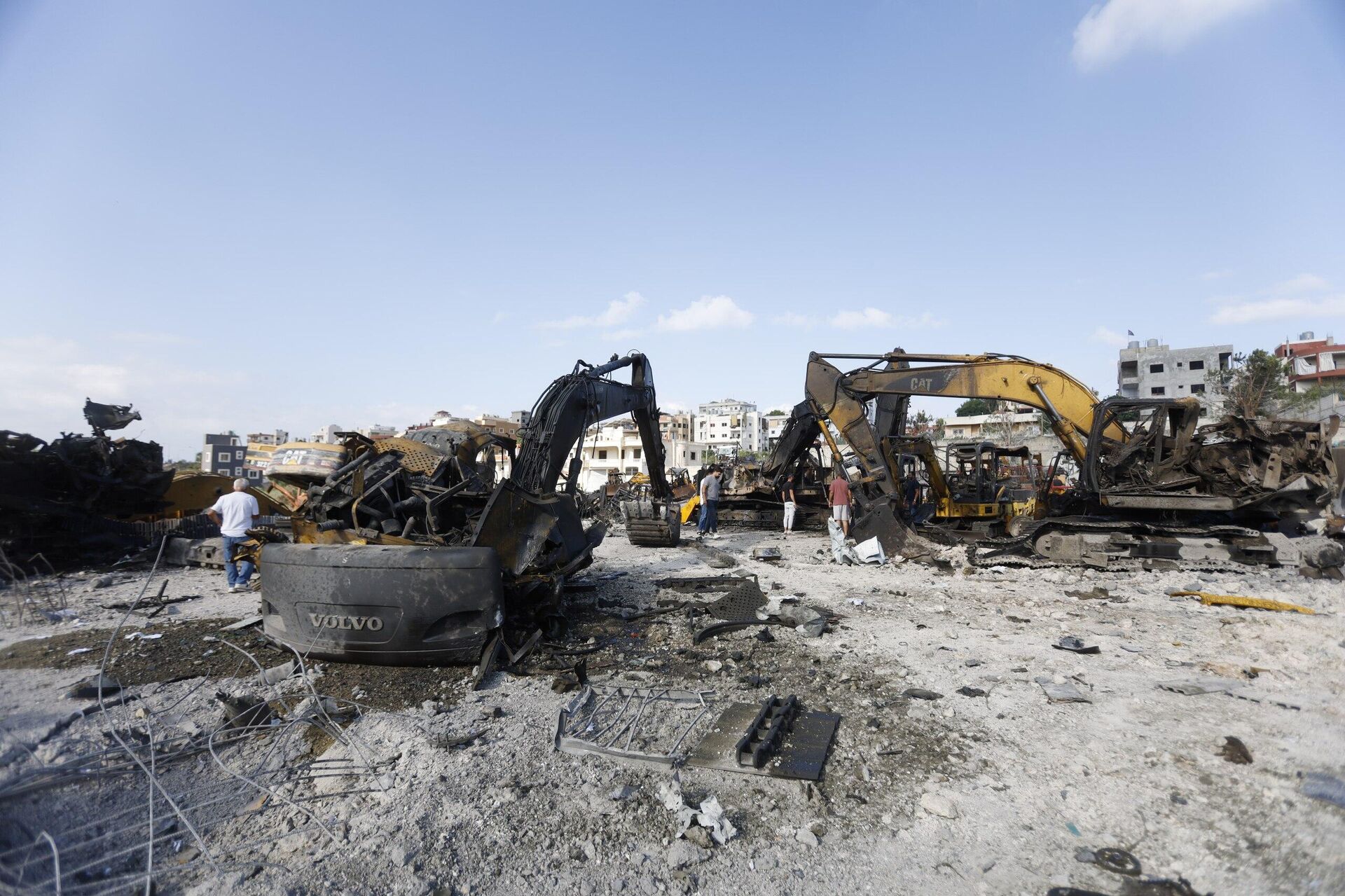 تصعيد إسرائيلي يستهدف ساحة للاَليات في جنوب لبنان  - سبوتنيك عربي, 1920, 04.09.2025