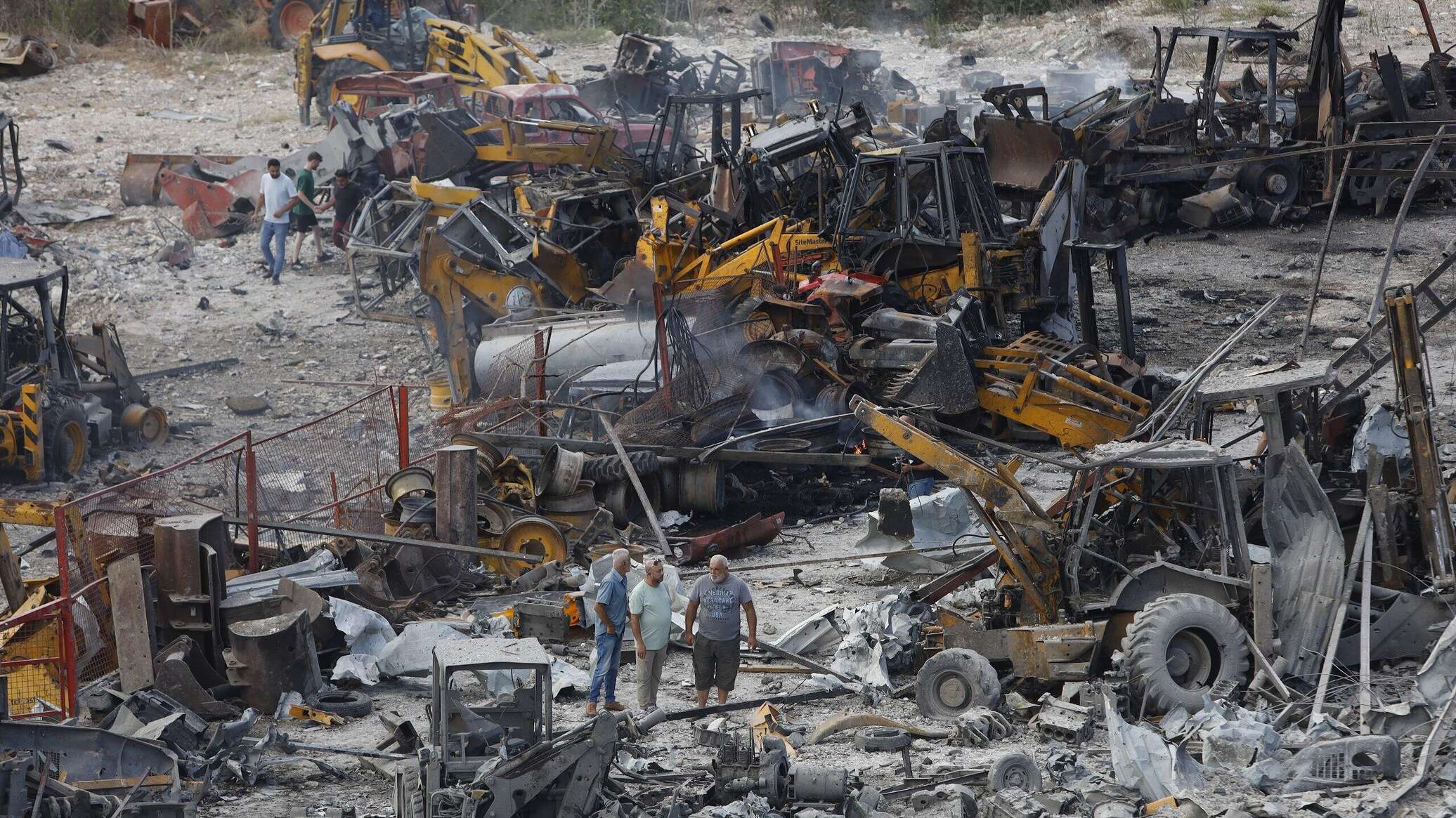 لبنان: 5 قتلى بينهم 3 أطفال في غارة إسرائيلية على مدينة بنت جبيل جنوبي البلاد