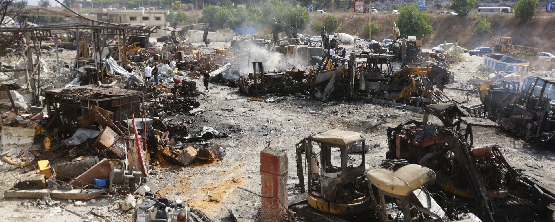 تصعيد إسرائيلي يستهدف ساحة للاَليات في جنوب لبنان  - سبوتنيك عربي, 1920, 25.10.2025